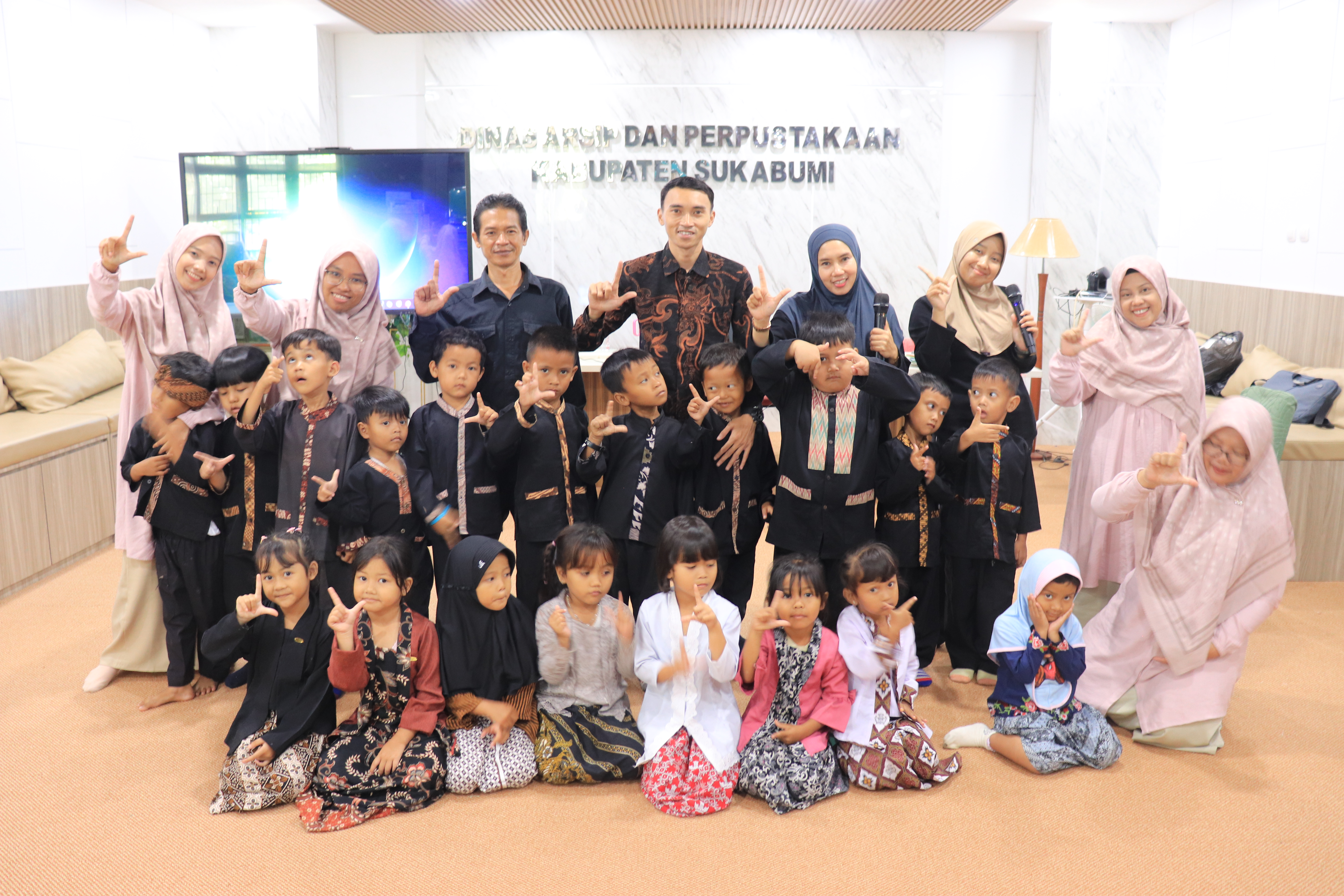Belajar Sambil Bermain, TK PGRI Al Kautsar Kunjungi Perpustakaan Kabupaten Sukabumi