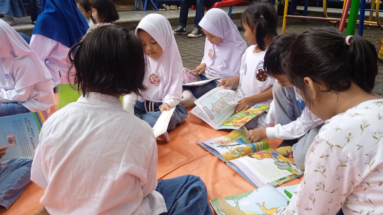pelaksanaan kegiatan perpustakaan keliling